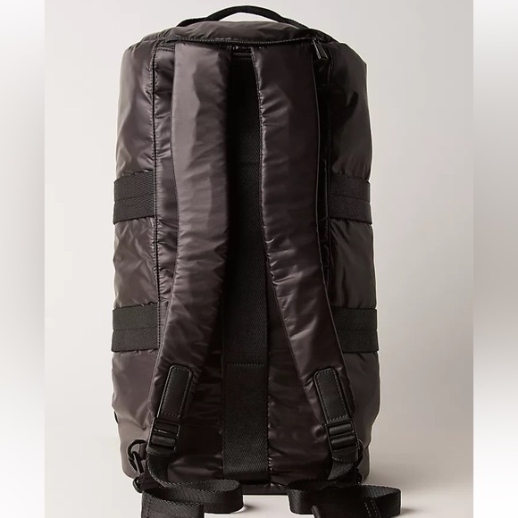 Caraa x Free People Remus Waterproof Convertible Duffel Bag NWT - Picture 12 of 16